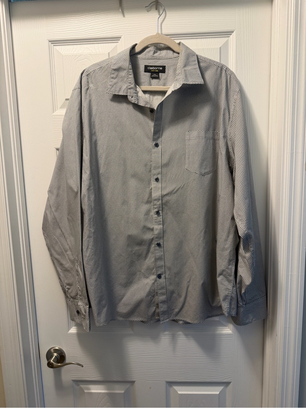 Claiborne Men's white and Black tessellating Print Button-Down Shirt